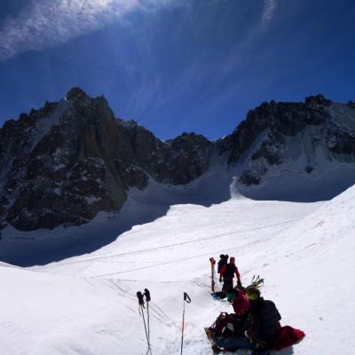 08 Altri Climbers Alla Base Della Goulotte Che Attaccheranno A Sx